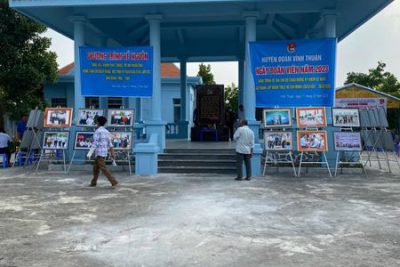 Ngày 11/3/2023, Chi đoàn Truờng MG Vĩnh Bình Nam tham dự chương trình về nguồn và xem phim thời sự tại Khu di tích Xẻo Gia, xã Vĩnh Bình Bắc