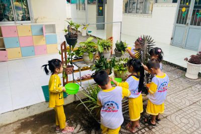 Công tác chuẩn bị đón xuân Quí Mão 2023 của trường Mẫu giáo Vĩnh Bình Nam.